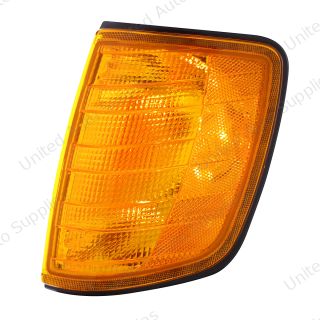 Turn Signal Light For 1990-2007 Freightliner FLD - Driver